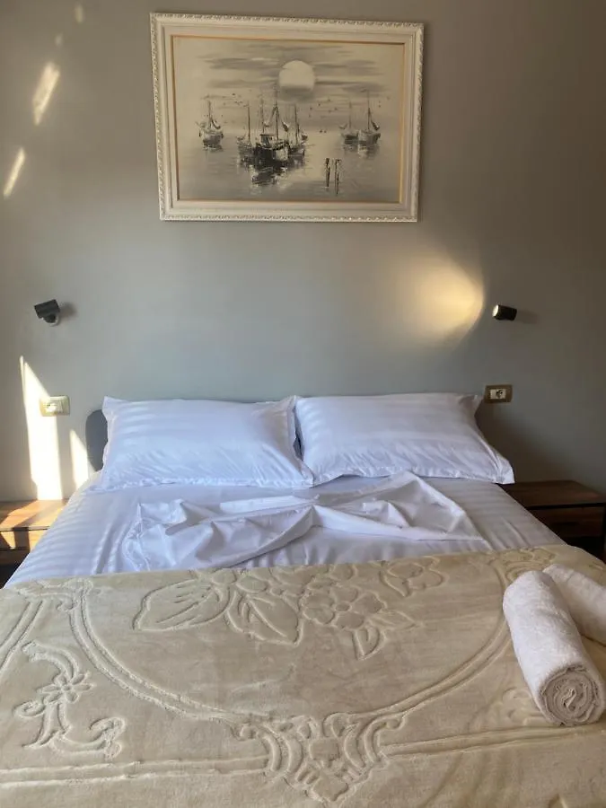 Hotel Millenium Tiran 3*,  Arnavutluk