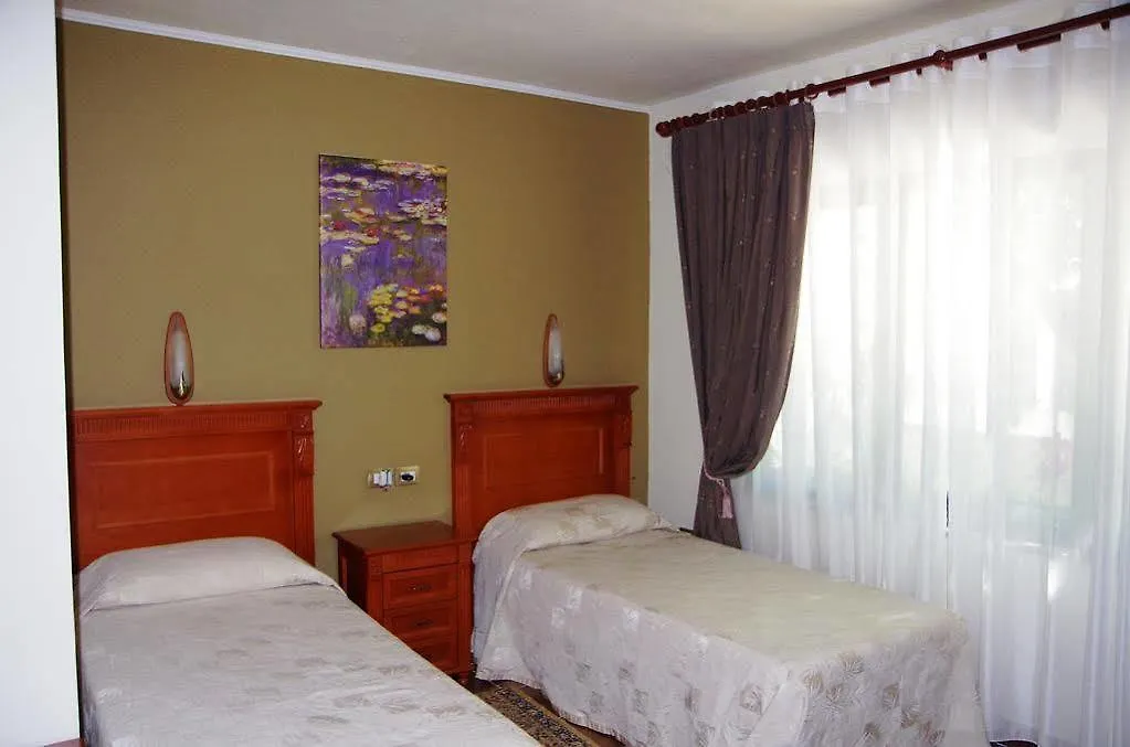 Hotel Millenium Tiran