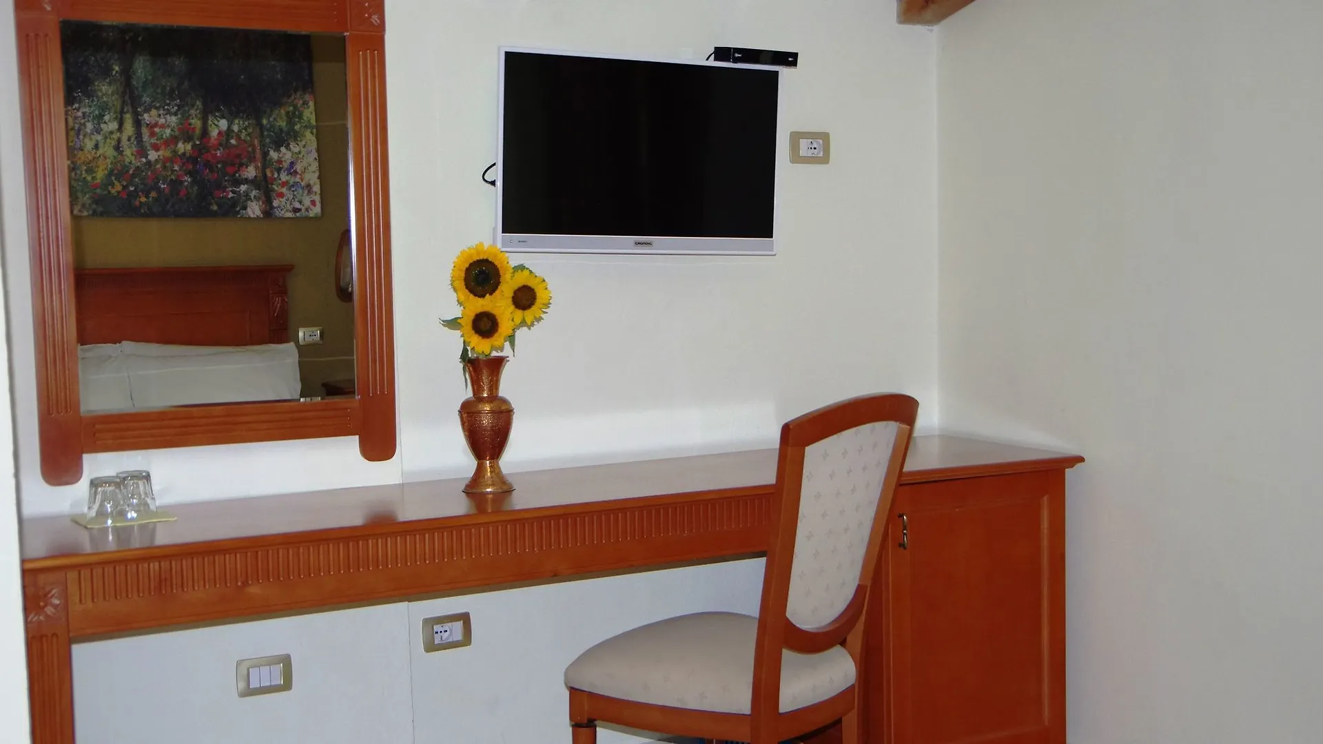 ***  Hotel Millenium Tirana Albânia