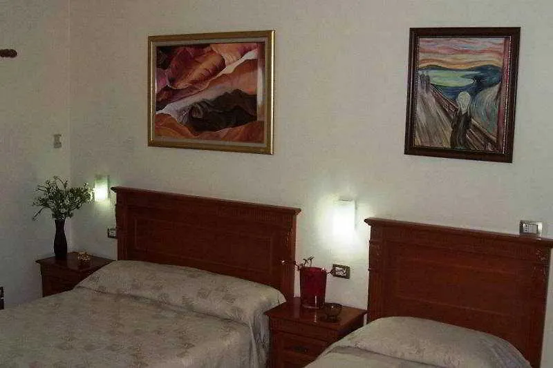 Hotel Millenium Tirana 3*,